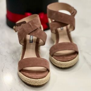 Stuart Weitzman Lexia Wedge Sandals size 7